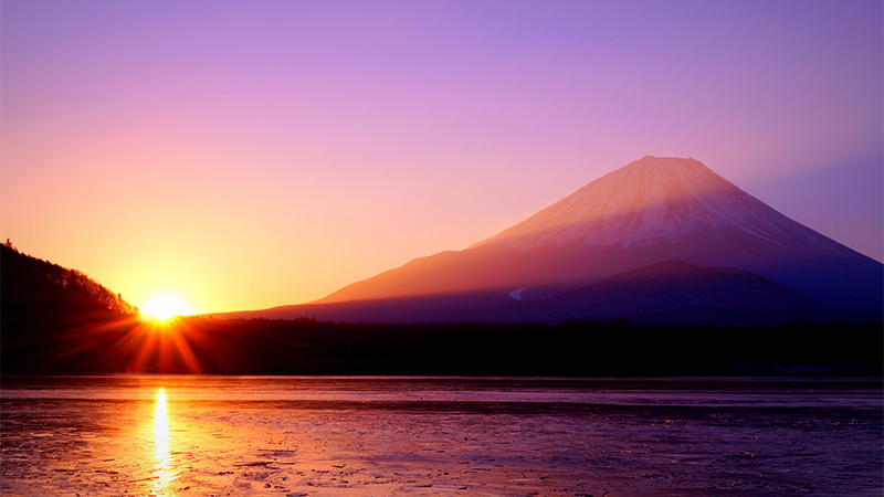 富士山 精進湖の初日の出